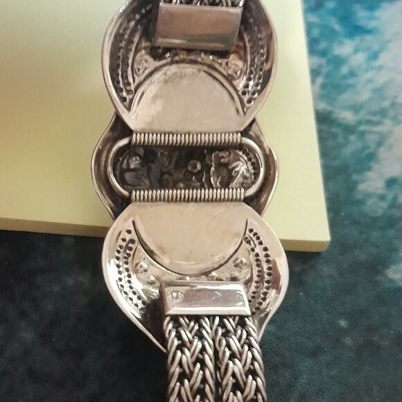 VINTAGE Repousse Bracelet - Picture 3 of 5